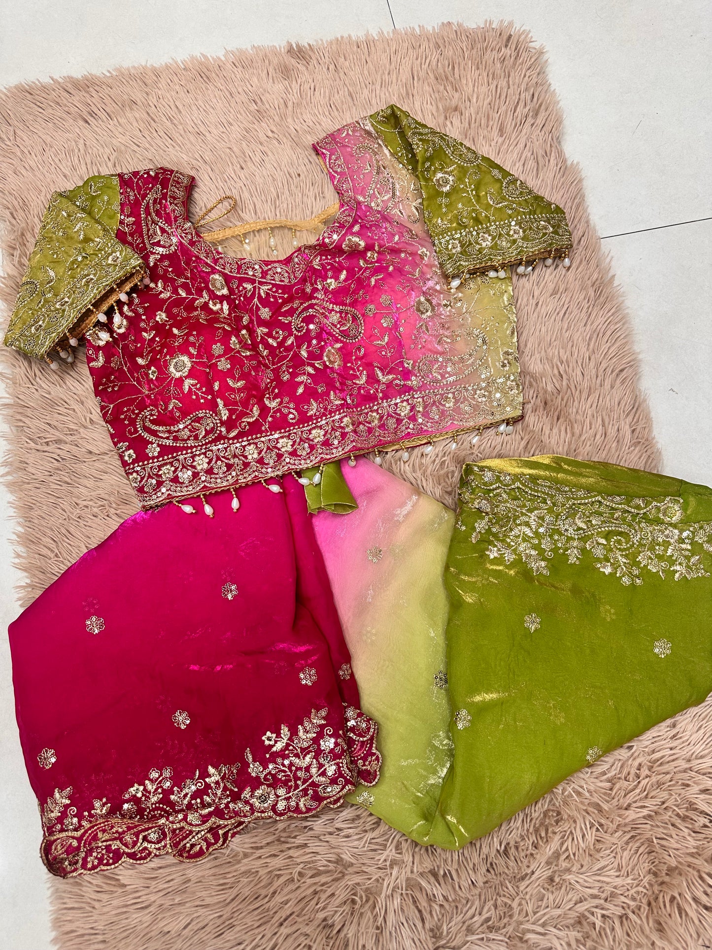Shahi Shine Space Silk Saree – Festive Glam Edit ✨