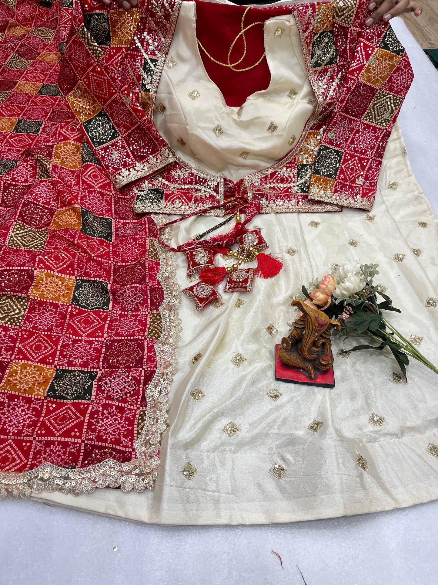 bandhani lehnga design